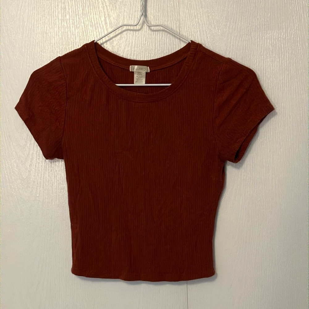 Maroon ribbed crop top